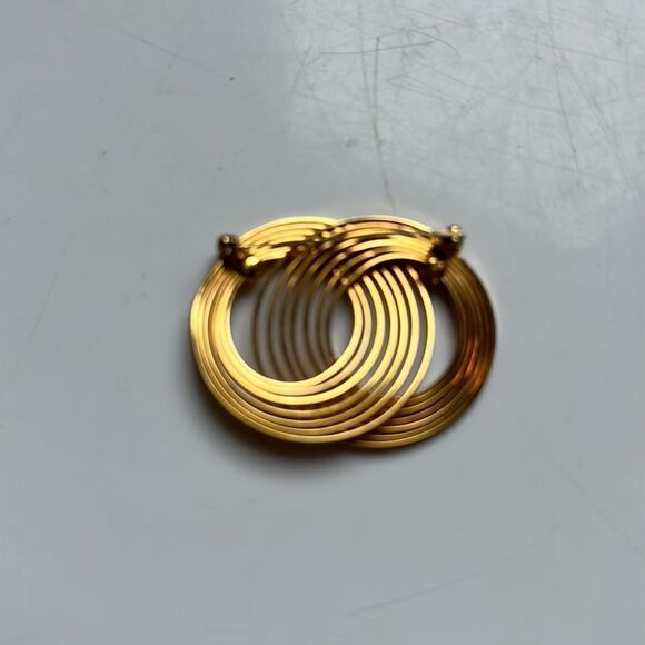 Vintage gold tone interlocking circles brooch/pin - Picture 3 of 3